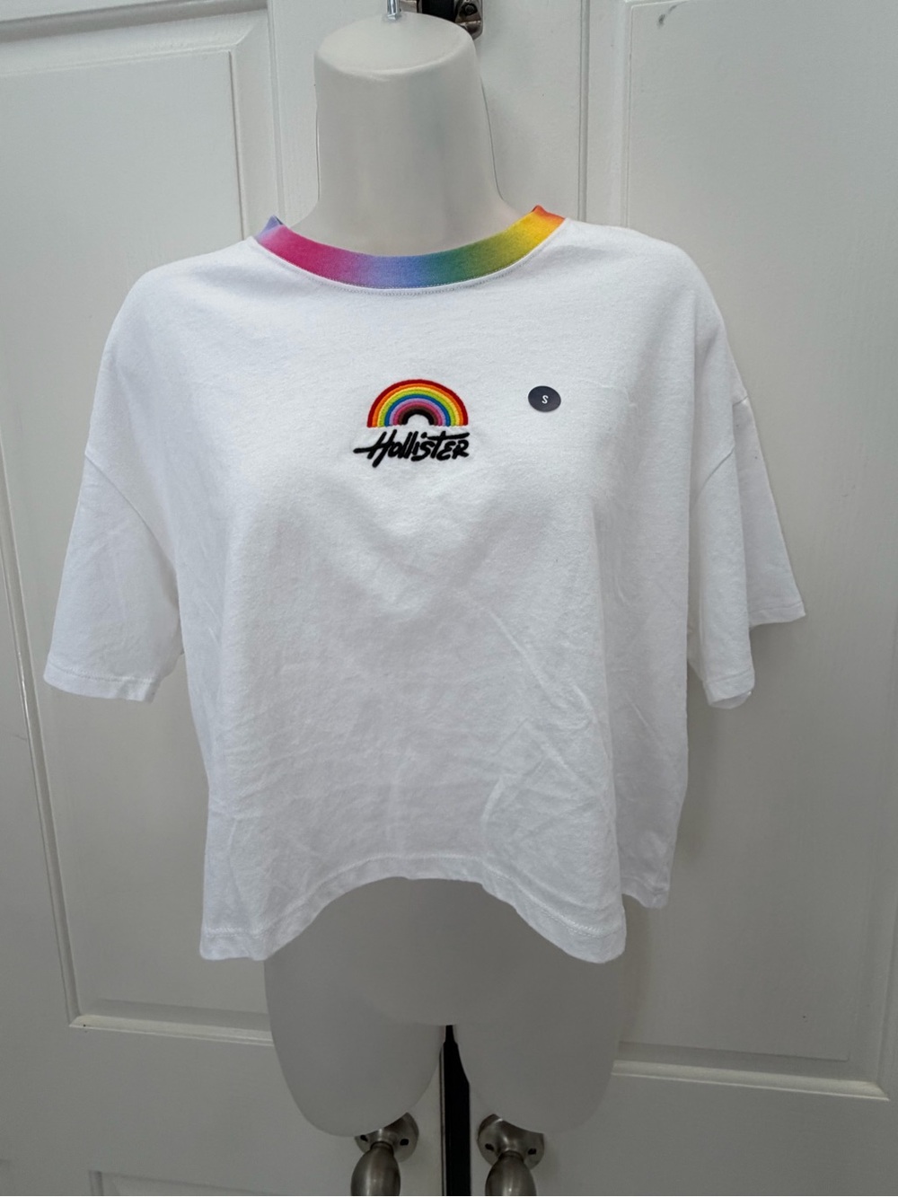 Hollister White Rainbow Cropped Tee Sz S